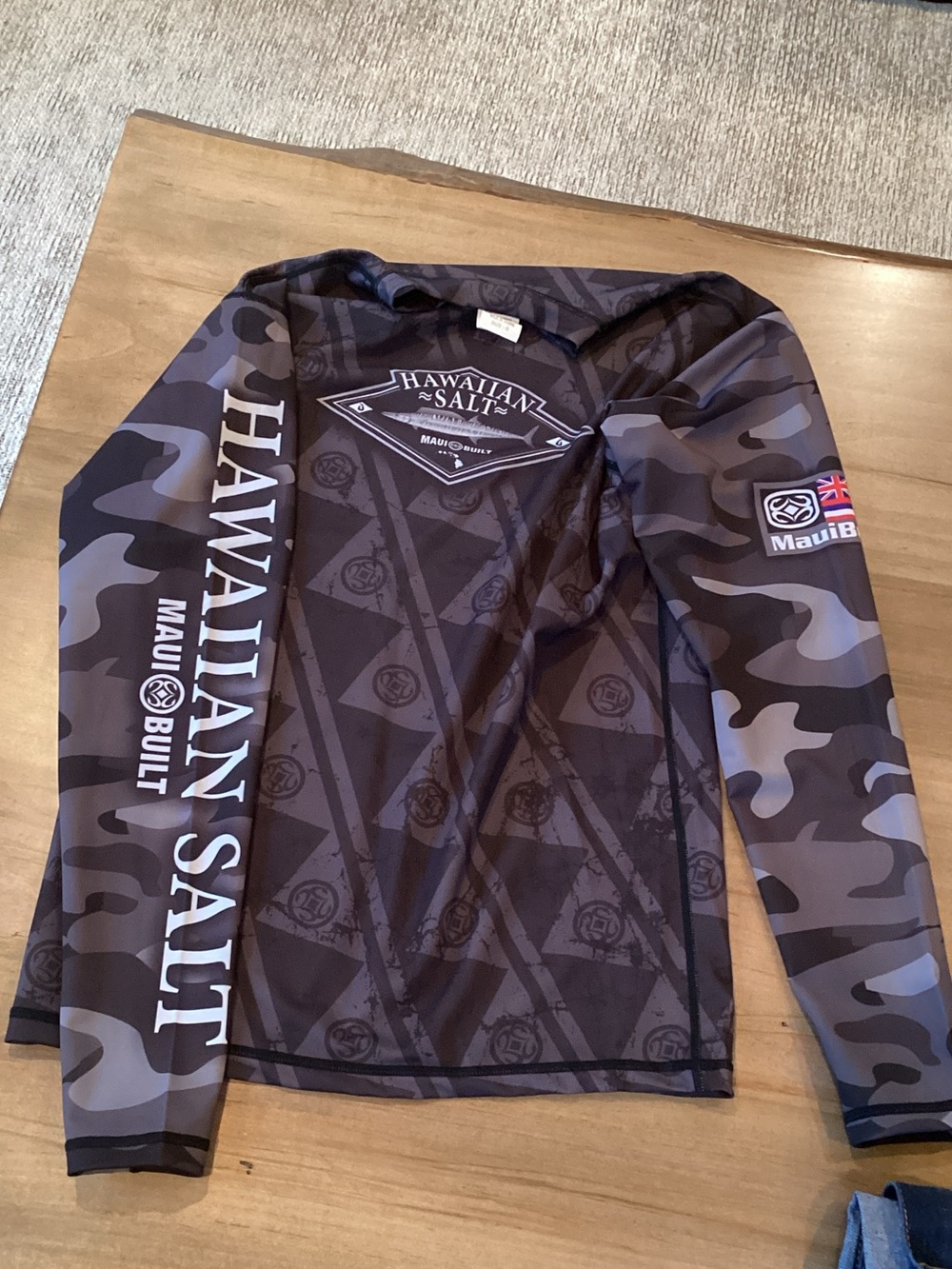 Hawaiian Salt Men’s Long Sleeve Swim Rash Guard - Black Camo